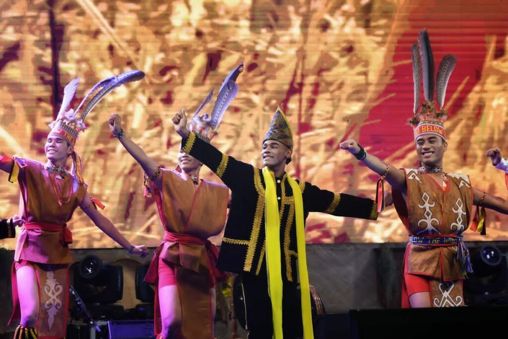 Sambutan Hari Malaysia Di Melaka Angkat Muzik Tradisional Sarawak