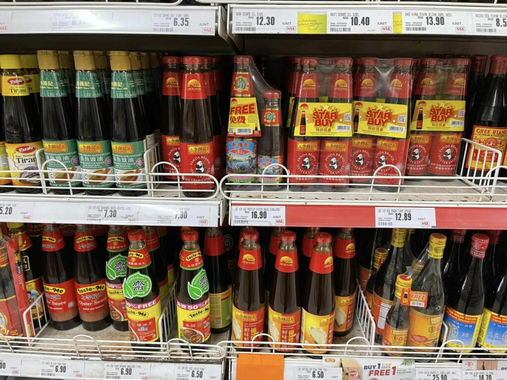 Rupanya Ada Beza, Chef Ini Kongsi Perbezaan 5 Jenis Sos Tiram Yang Ada Di Pasaran