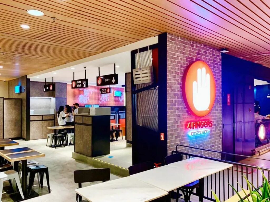 Cawangan Pertama Di Sarawak, 4Fingers Crispy Chicken Kini Dibuka Di KIA