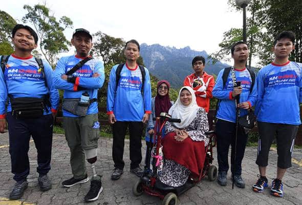6 Pendaki OKU Berjaya Tawan Gunung Kinabalu Sempena Hari Kebangsaan