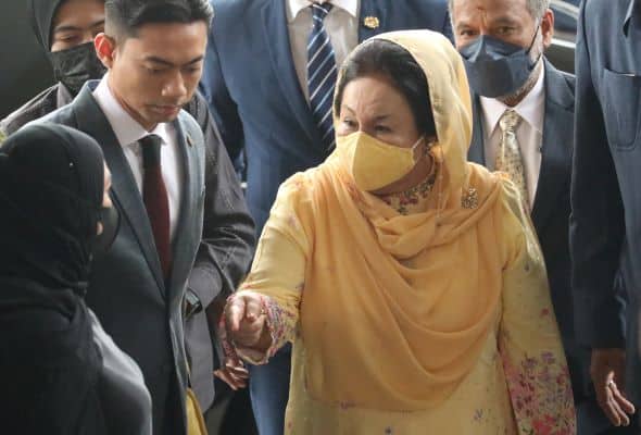 Peguam Pembela Rosmah Dakwa Hakim Di Mahkamah Tinggi Berat Sebelah