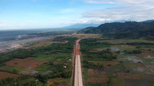 Jalan Sempadan Malaysia-Indonesia Bakal Dinaik Taraf Bagi Bantu Promosi Sarawak