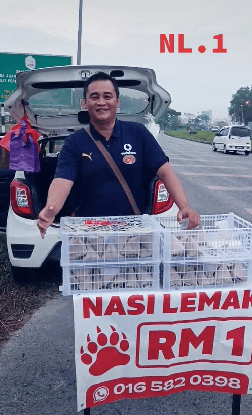 Masih Ada Jual Nasi Lemak Seringgit, Lelaki Di Kuching Ini Buat Netizen Tersentuh