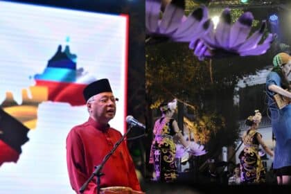 Sambutan Hari Malaysia Di Melaka Angkat Muzik Tradisional Sarawak