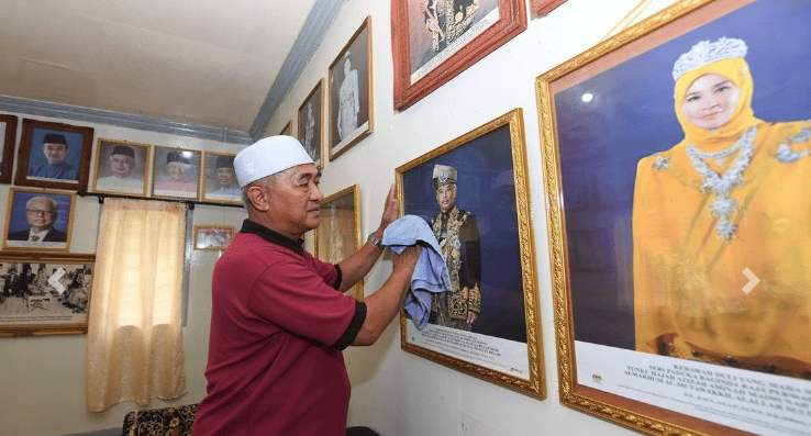 Terlalu Cintakan Negara, Lelaki Di Sandakan Ini Sanggup Cat Rumah Corak Jalur Gemilang