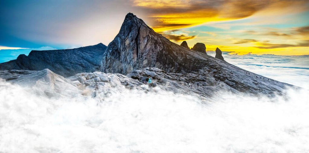 6 Pendaki OKU Berjaya Tawan Gunung Kinabalu Sempena Hari Kebangsaan