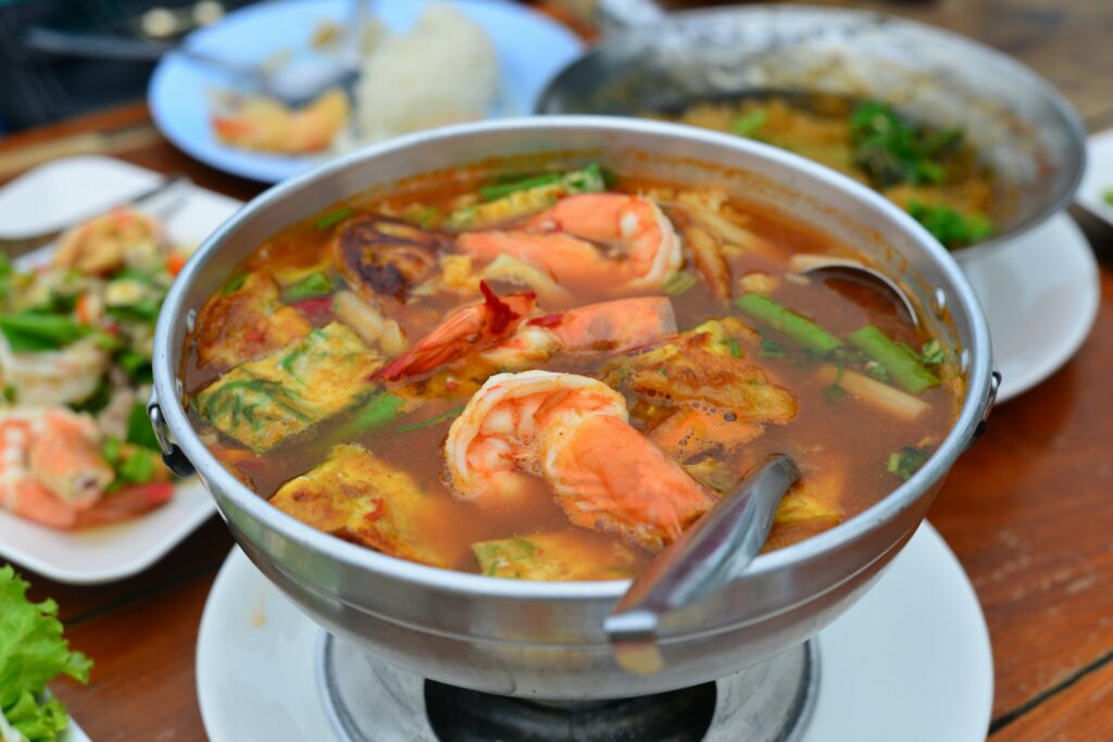 Disangka Sayur Kangkung, Keluarga Ini Termakan Kanabis Semasa Bercuti Di Thailand