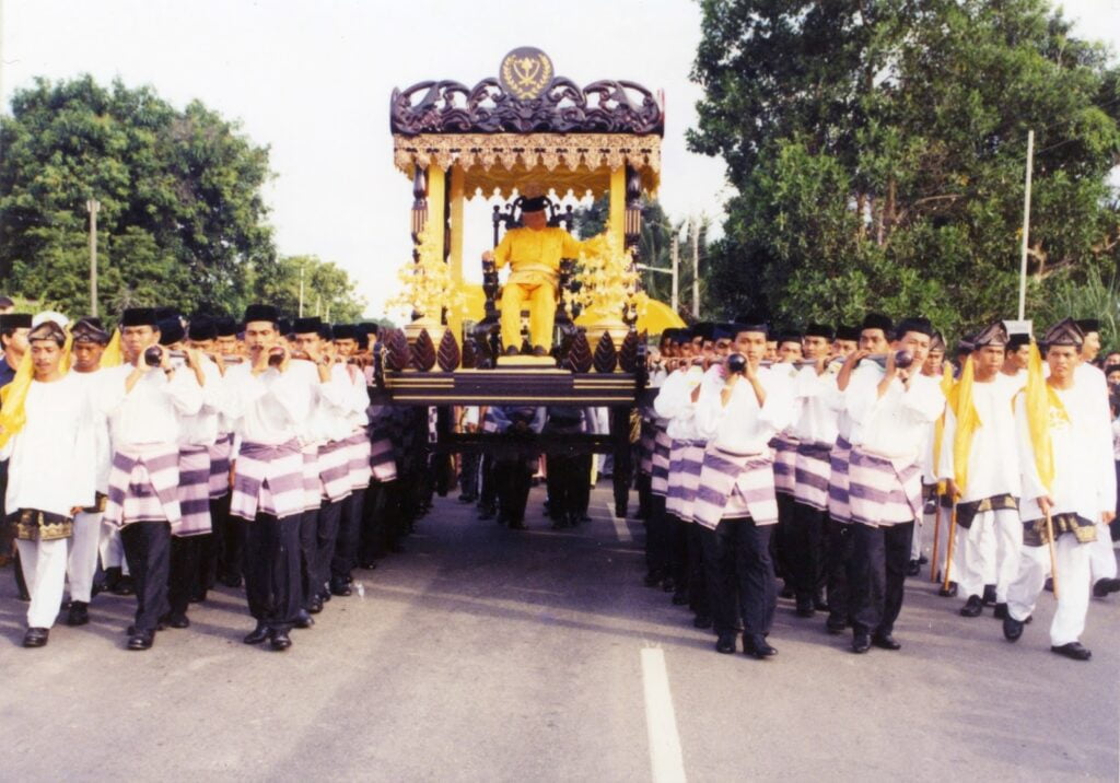 Kenali Amalan Perarakan Usungan Tradisi Unik Masyarakat Pesisir Sarawak