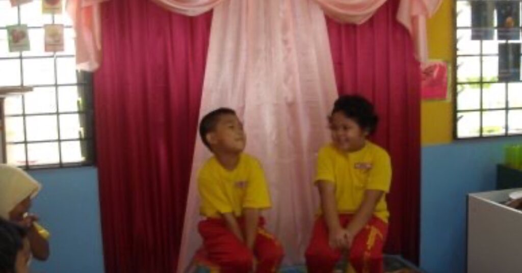 ‘Jangan Tunjuk Pelangi Nanti Jari Kudung’, Ketahui Pantang Larang Popular Zaman Kanak-Kanak Serta Logiknya