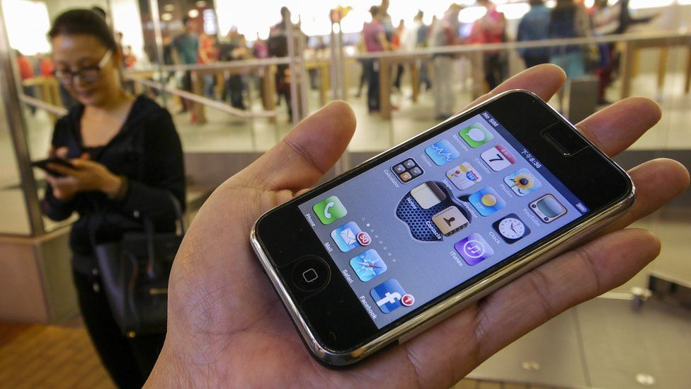 Berpuluh Kali Ganda Dari Harga Asal, iPhone 1st Gen Ini Telah Dibida Pada Harga RM185K