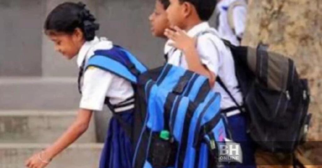 Guru Ini Diancam Buang Kerja