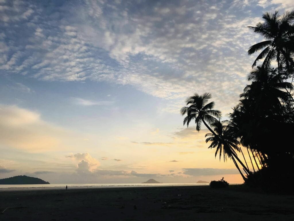 'Camping' Dengan Suasana Yang Lebih Tenang Dan Privasi Hanya Di Sampadi Family Hideout Lundu