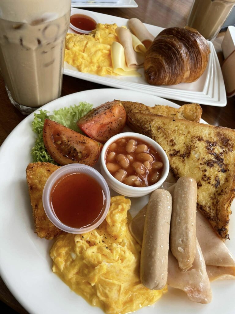 Dari English Breakfast Ke Hidangan Lokal, Nikmati Sarapan Pagi Di Toast Bread Cafe Kuching