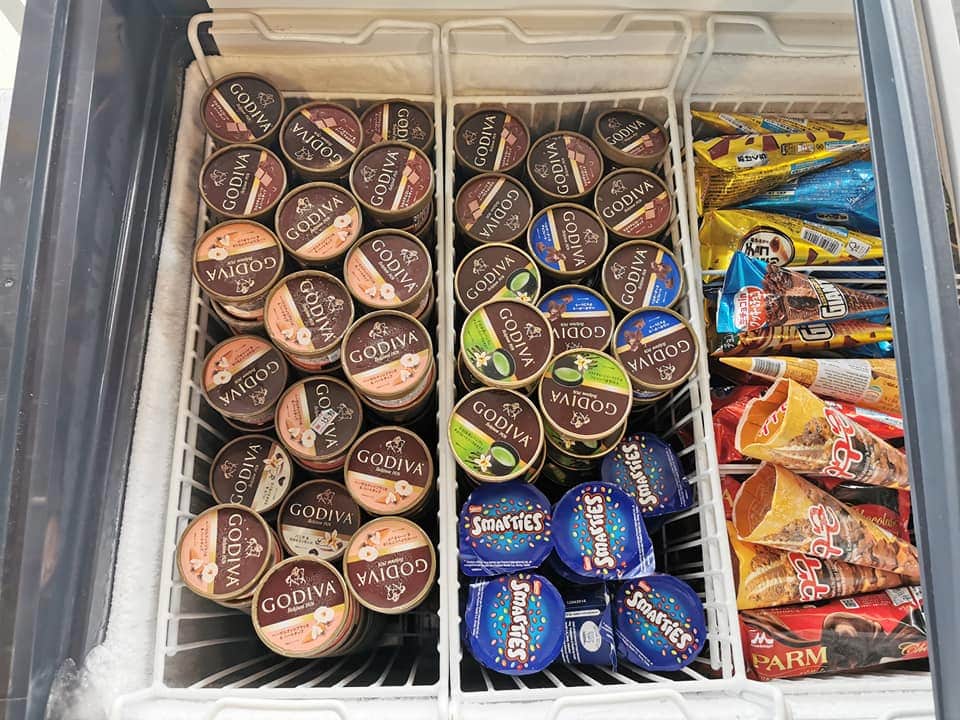 Dapatkan Aiskrim Import Yang Lazat Di Fruit And Vegetable Station Kuching