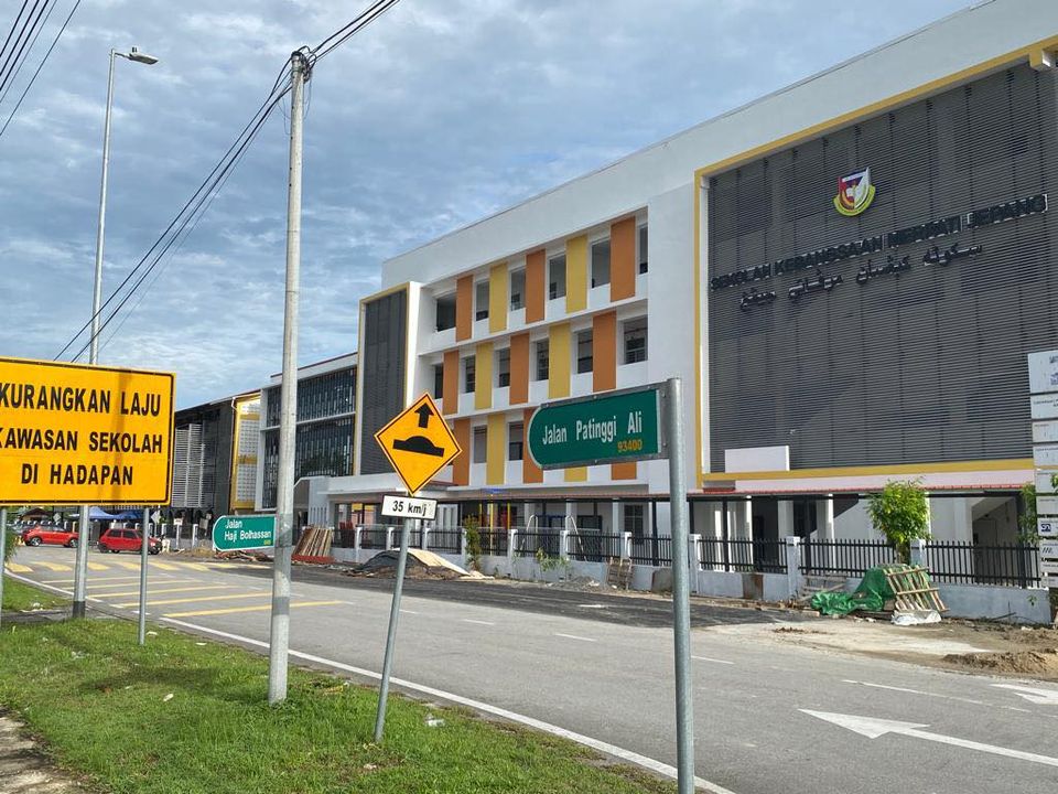 Seperti Sekolah Antarabangsa, Netizen Teruja Lihat SK Merpati Jepang Di Kuching
