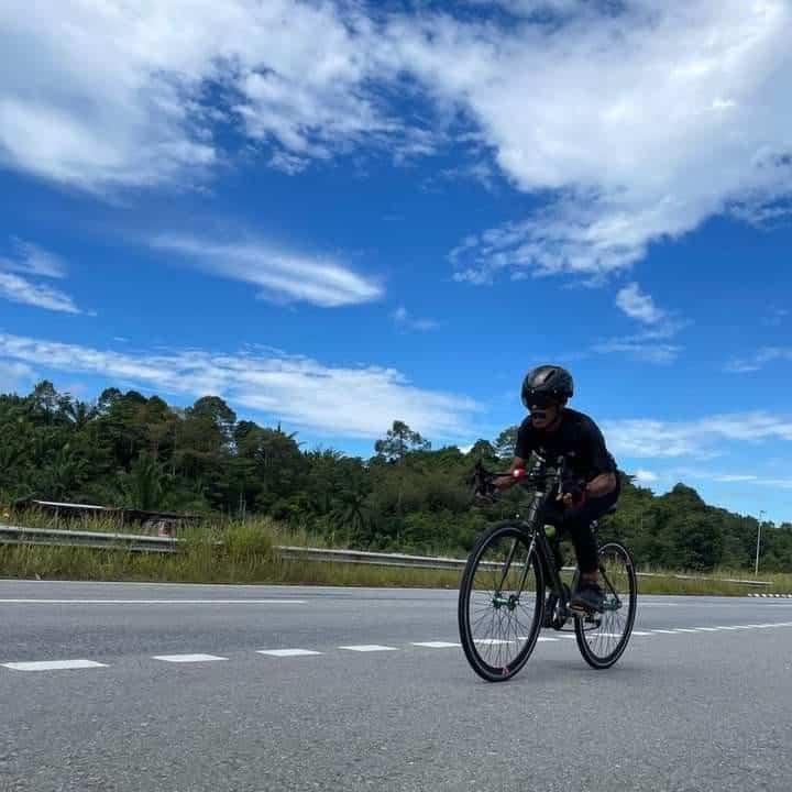 Dari Bintulu Ke Tawau, Warga Emas Kayuh Basikal Sejauh 900 KM Gagahkan Misi Solo