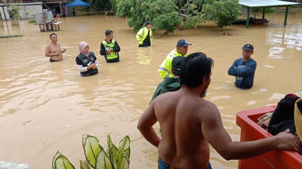 Hujan Lebat Hingga Beberapa Kawasan Di Bekenu Dan Bintulu Alami Banjir