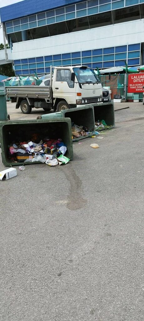 Gelandangan Di Bintulu Semakin Mengganas, Kali Ini Mengamuk Dan Tumbangkan Tong Sampah