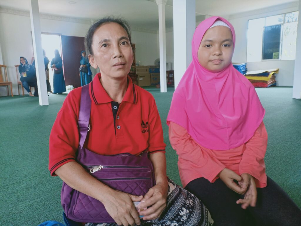 Gigih Besarkan Cucu Ikut Ajaran Islam, Netizen Kagum Sikap Terpuji 'Inik' Dari Sibu Ini.