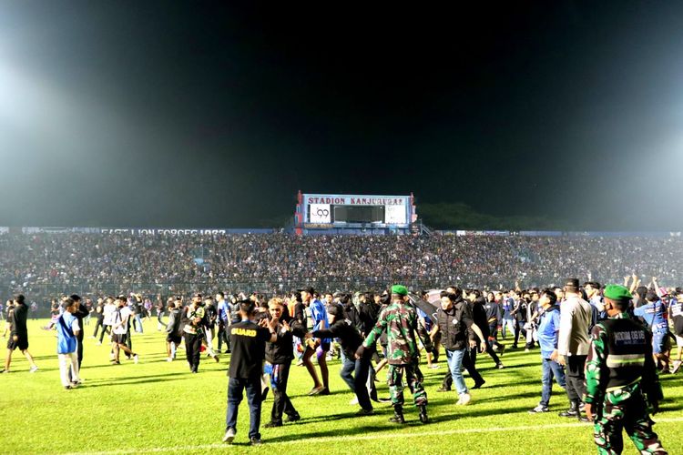 Lemas Akibat Gas Pemedih Mata, Lebih 127 Maut Dalam Rusuhan Bola Sepak Di Indonesia