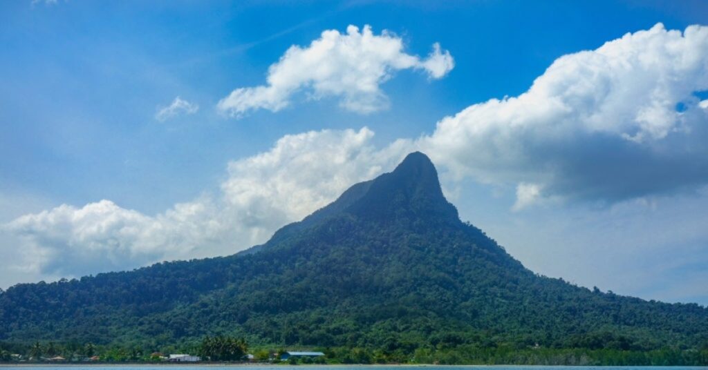 Dulu Dikenali Sebagai Santubong, Rupanya Sarawak Adalah Negeri Melayu Tertua Di Dunia