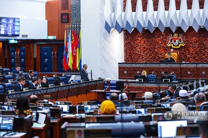 RUU Anti-Stalking, Dewan Rakyat Setuju Menghendap Jadi Kesalahan Jenayah