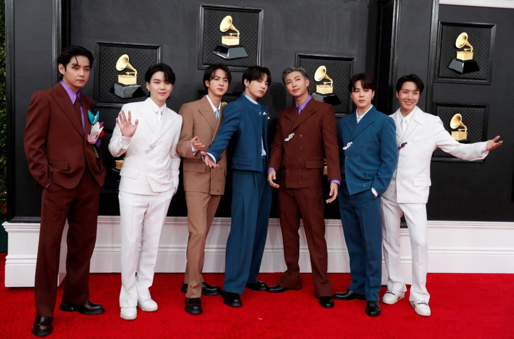 Tayang Gambar 'K-pop Idol' Depan Kaabah Untuk Konten, Individu Ini Dikecam Hebat Netizen