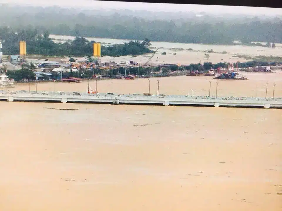 Paras Air Sungai Di Sarawak Catat Peningkatan, Telah Lepasi Tahap Bahaya