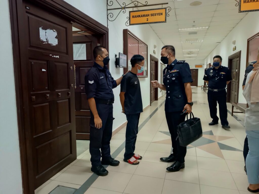 Bapa Didakwa Lakukan Serangan Seksual Terhadap Anak Tiri Bawah Umur Di Kuching