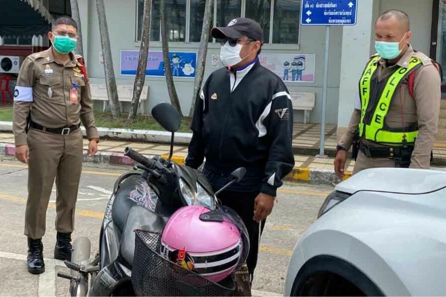 Gara-Gara Nak 'Repair' Mesin Basuh, Rider Teksi Ini Caj Bayaran Lebih Kepada Pelanggan