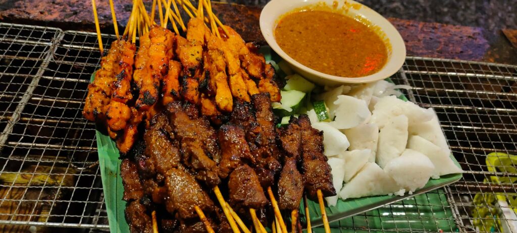 Port Untuk Santapan Malam, The Tapak Satay Kajang Ini Menyajikan Menu Menarik Di Samarahan
