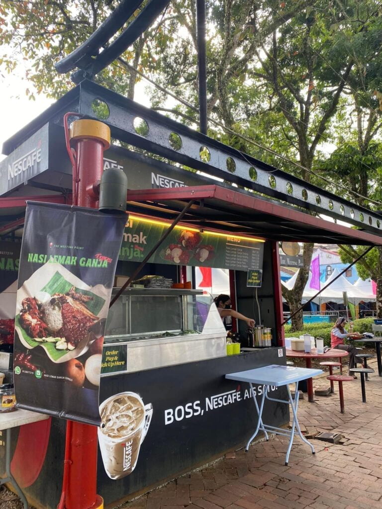 Mengidam Nasi Lemak Tengah Malam, Ini 5 Gerai Yang Perlu Anda Cuba Di Sekitar Kuching