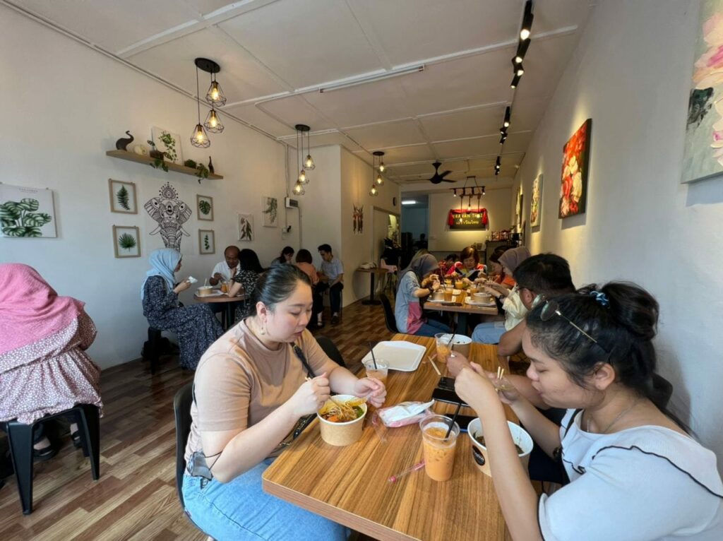 Menu Thai Menarik, Nikmati Makanan Thai Di Erawan Thai Cafe Di Kuching