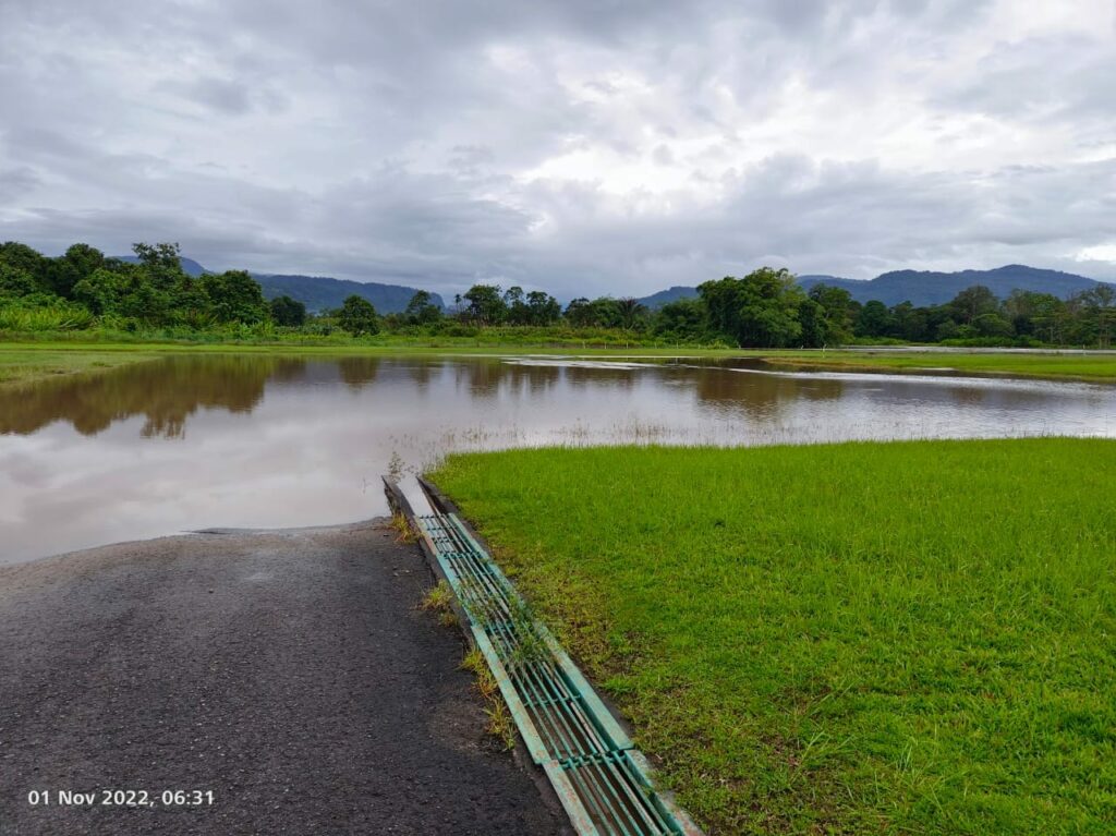Lapangan Terbang Lawas Hentikan Operasi Sementara Akibat Banjir