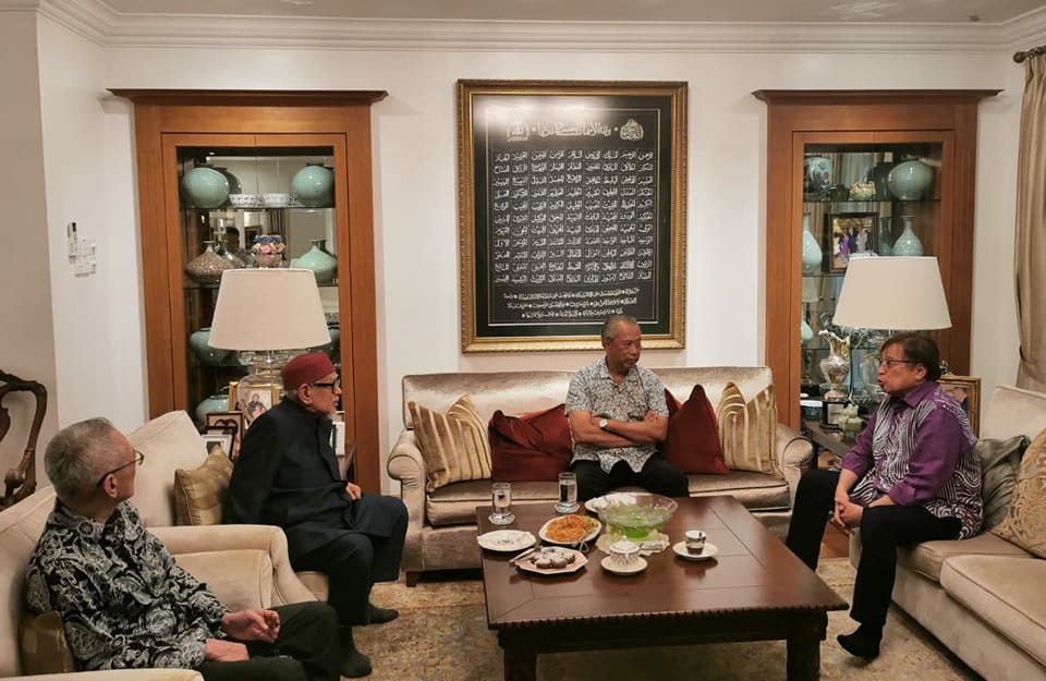 Rundingan Pembentukan Kerajaan Bermula, Siapa Akan Jadi Sekutu PH Dan PN?