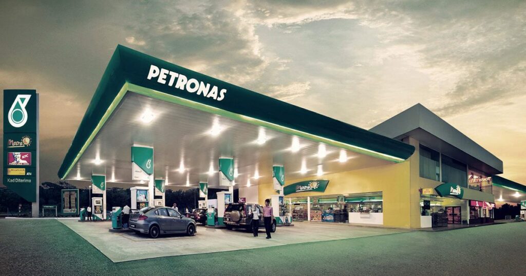 Dukung Ekonomi Gelandangan, Stesen Petronas Sarawak Bantu Komersial Produk Kraf Tangan Mereka