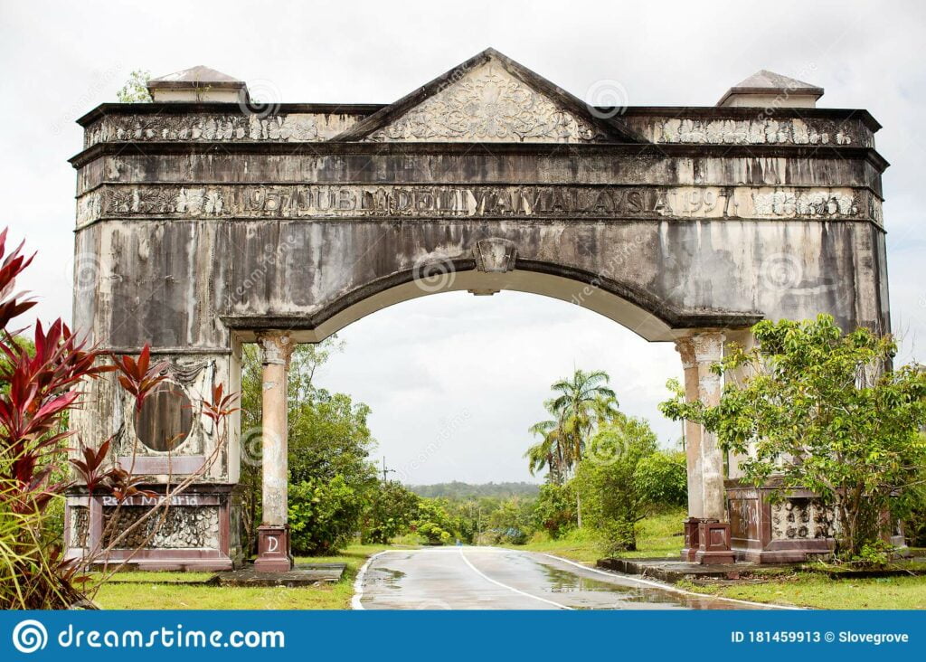 Jubilee Arch Of Rambungan, Ini Penjelasan 'Misteri' Disebalik Pintu Gerbang Terbiar Di Jaya Bakti