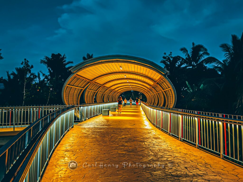 Pertama Di Kuching, Sewa E-scooter Dan Terokai Batu Kawa Riverbank Park Malam Hari