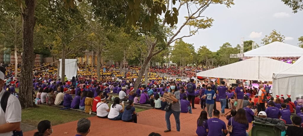 Ini Barulah Sarawak, Perarakan Krismas Di Miri Henti Seketika Azan Berkumandang Buat Netizen Bangga