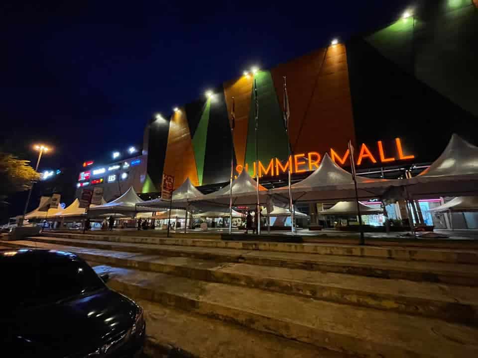 Ganggu Lalulintas, Kenderaan Parking 'Merata' Depan Summermall Undang Geram Netizen