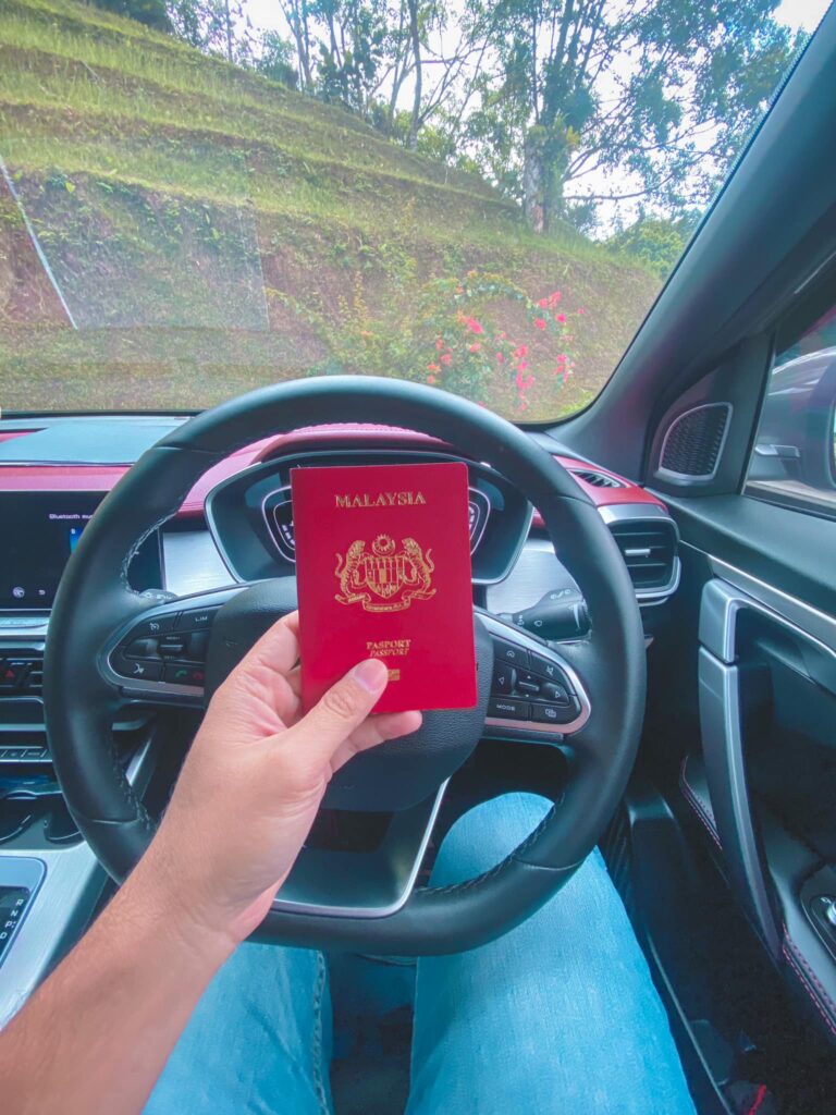 Liburan Ke Kalimantan Barat, Lelaki Ini Kongsi Panduan Bawa Kereta Sendiri Berserta Tips Memandu