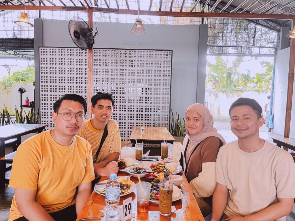 Liburan Ke Kalimantan Barat, Lelaki Ini Kongsi Panduan Bawa Kereta Sendiri Berserta Tips Memandu