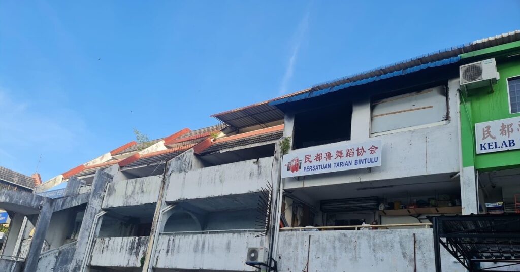 Tular Video Bangunan Lama Penuh Sampah Malah Jadi Sarang Gelandangan Di Bintulu
