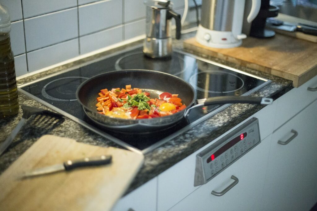 Mudah Dan Jimat Masa, Ini Adalah 5 Peralatan Memasak Yang Anda Patut Miliki Di Dapur