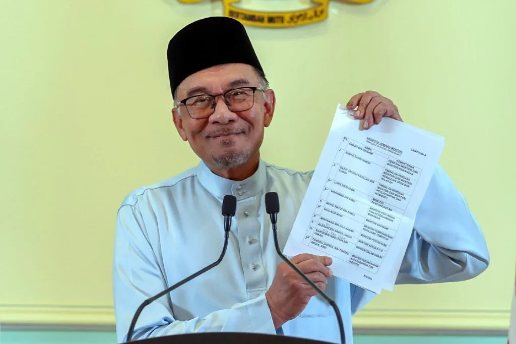 Debaran Berakhir, Kabinet Anwar Terjawab Namun Reaksi Netizen Pula 'Menggila'