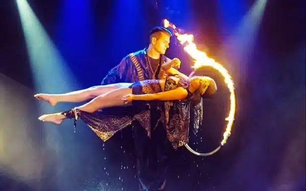 Unik Dan Rare, 'Magic Show' Di Majlis Kahwin Iban Di Lebor Ini Buatkan Tetamu Teruja