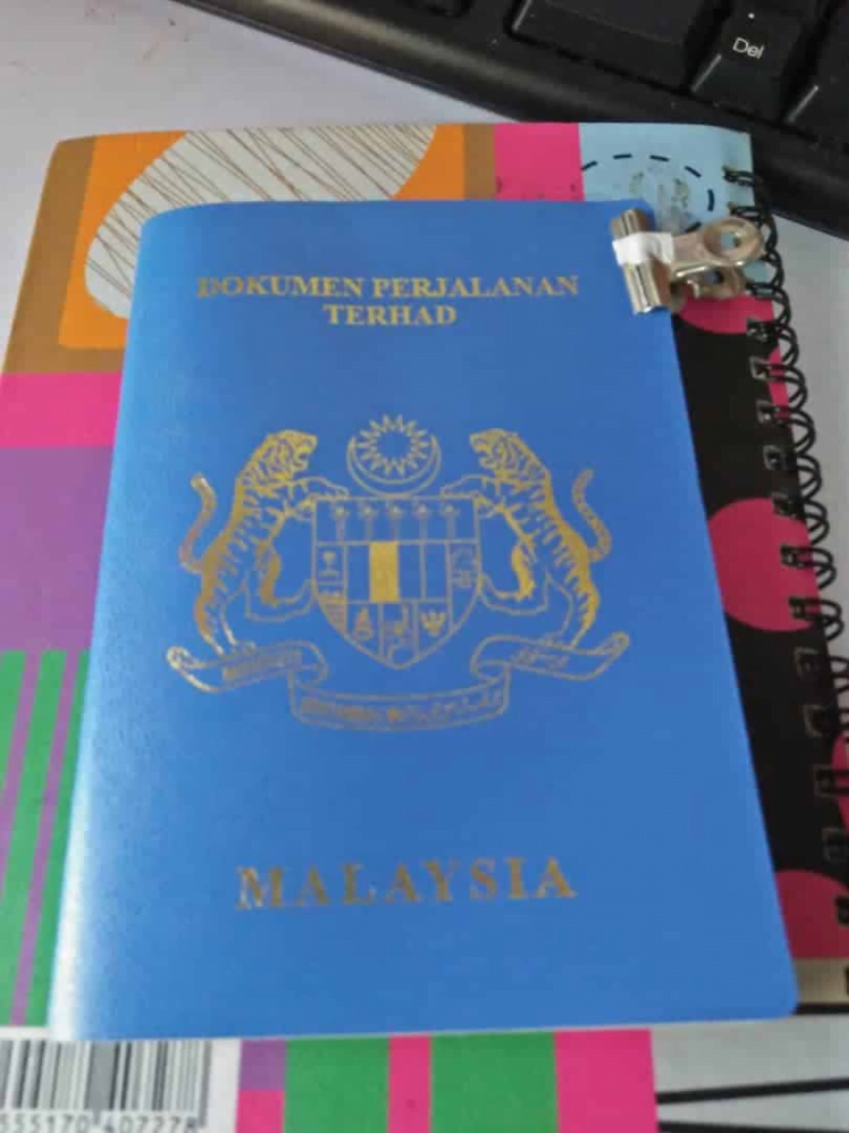 Passport Biru Ke Sabah, Sarawak Masih Jadi Perdebatan Panas Antara Netizen Di Media Sosial