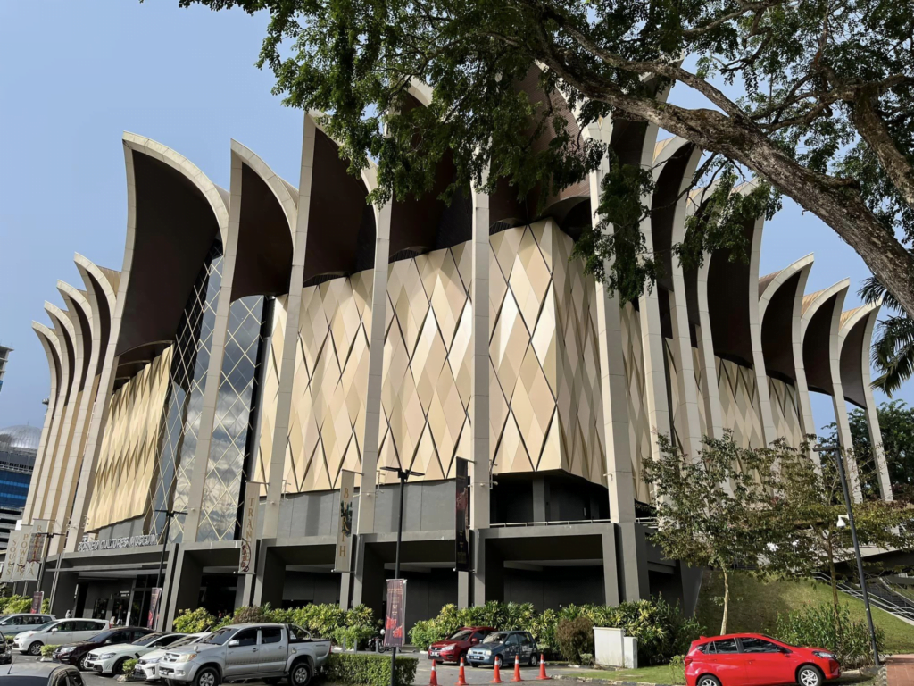 'Bandar Lain Boleh Contohi Kuching', Lelaki Ini Kagum Dengan Tarikan Pelancongan Sarawak