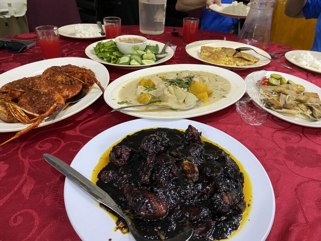 Port Makan Enak Di Bau, Nikmati Masakan Melayu Authentic Menyelerakan Di Siti Cafe And Catering