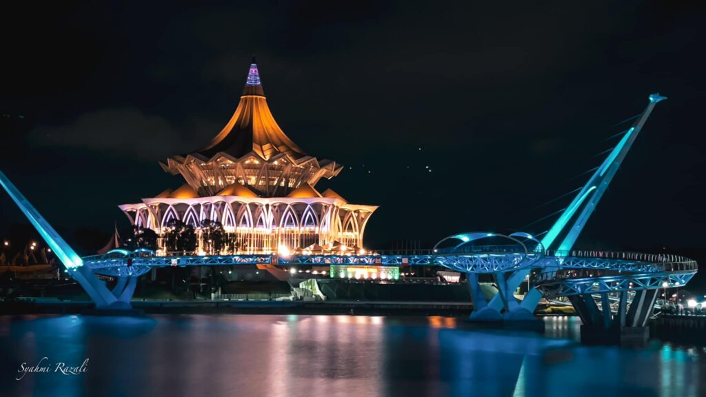 Rimas Muzik Bingit DJ Tiktok Di Waterfront Kuching, Netizen Minta Pihak Berkuasa 'Turun Padang'